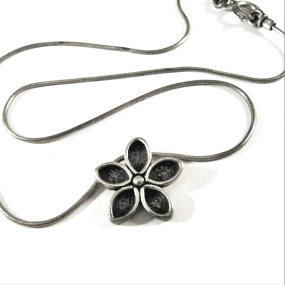 Silpada Jewelry - FINAL SALE! Silpada Sterling Flower Pendant Necklace